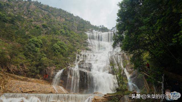 天台山大瀑布，中国最有影响力的瀑布群之一，自古以来就名闻天下