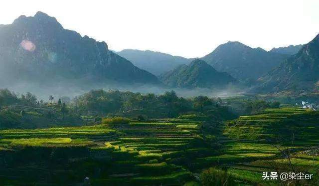 美丽的上饶五府山风景山水如画廊。