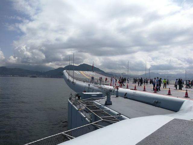 参观辽宁号航空母舰，零距离接触首艘航空母舰，超高清多图