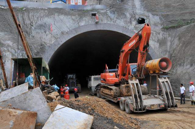 印度修建战略隧道，边境运输能力加倍提升，美国表态：大力支持