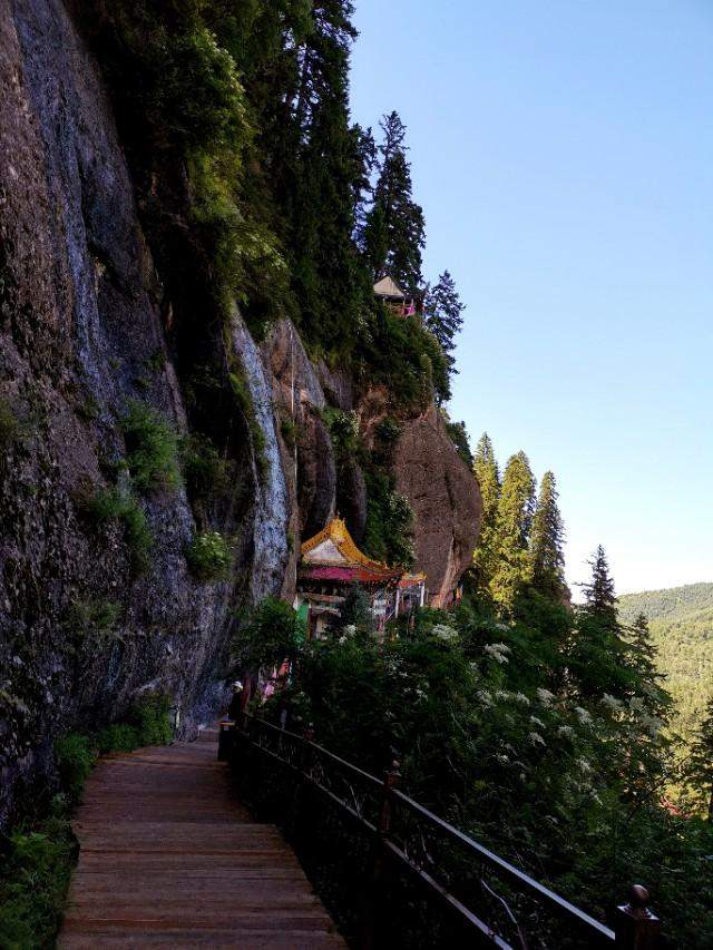 甘肃临夏松鸣岩自然风景区