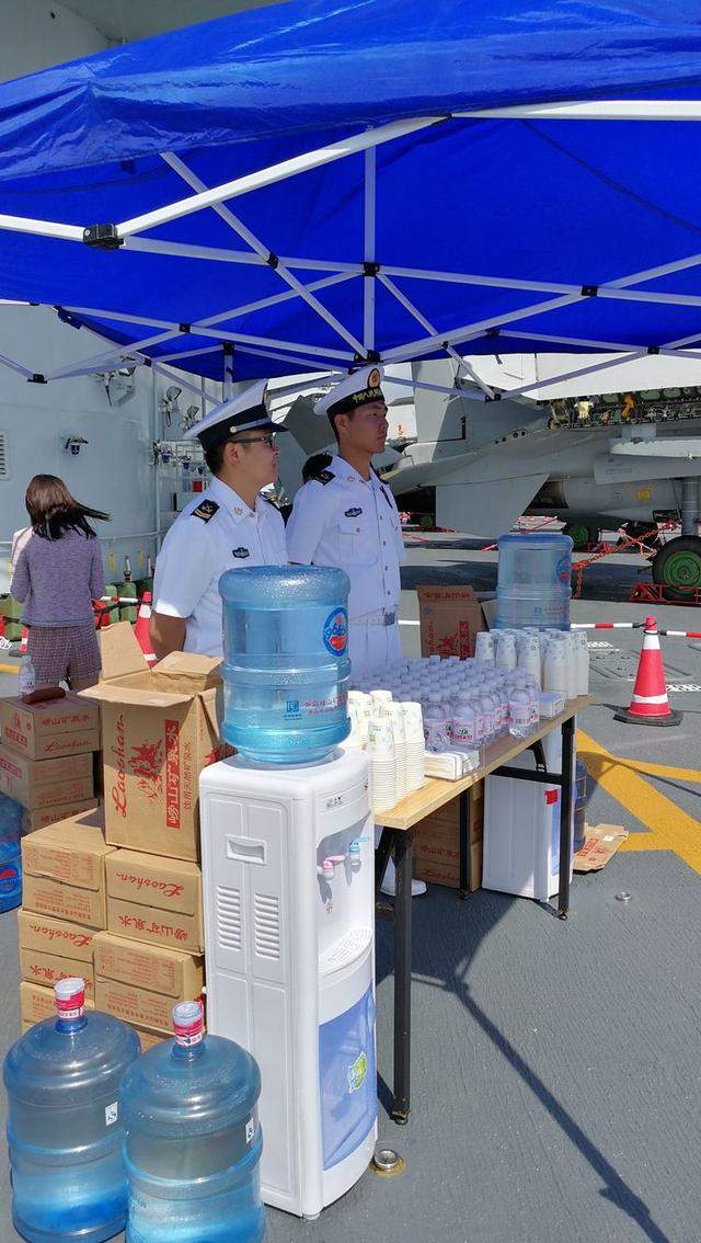 参观辽宁号航空母舰，零距离接触首艘航空母舰，超高清多图