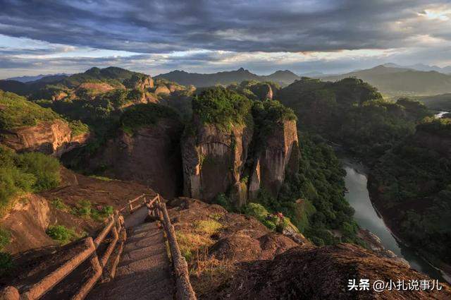 中国十大必去名山你爬过几座？离天空最近的地方，不能错过的风景