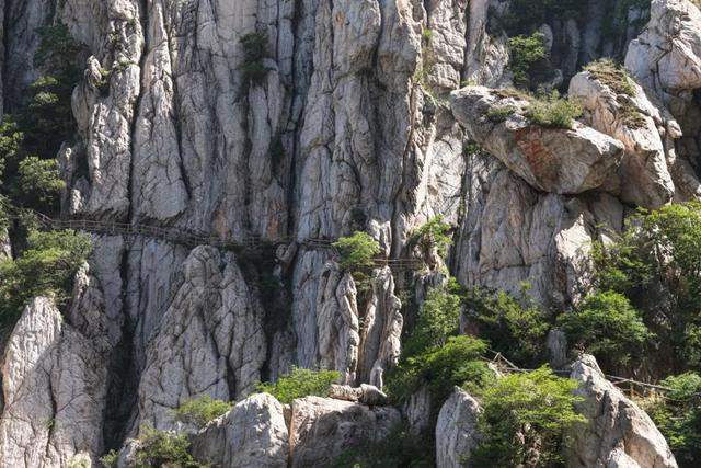 河南嵩山的景色在五岳中能排第几？让我们徒步去看一看