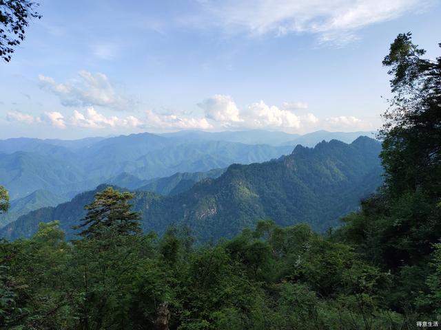 南北穿越太白山，上了拔仙台看到了壮观的云海，实在是不虚此行