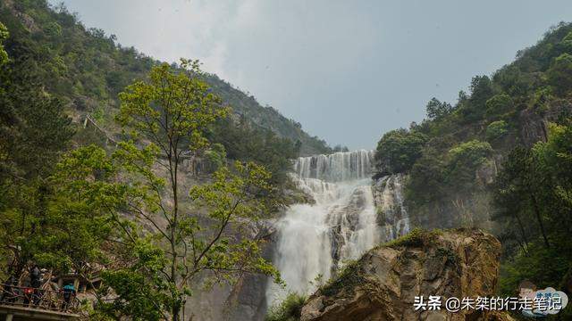 天台山大瀑布，中国最有影响力的瀑布群之一，自古以来就名闻天下