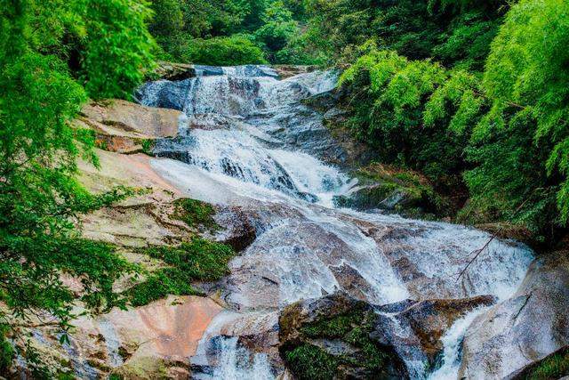 美丽的上饶五府山风景山水如画廊。