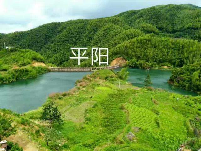 美丽的上饶五府山风景山水如画廊。