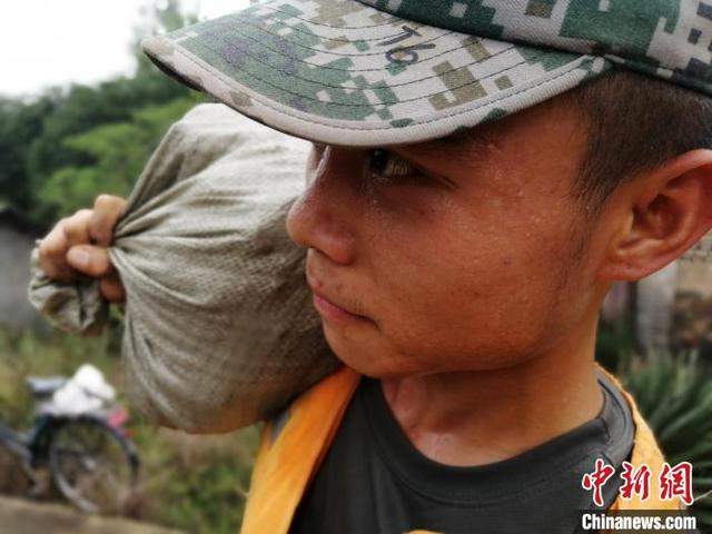 雨夜集结，千里机动：陆军第71集团军某合成旅紧急驰援地方抗洪抢险