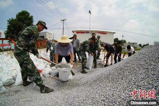 逆流江心行：长江孤岛保卫战见闻