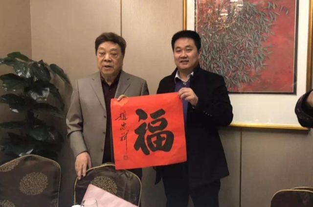 赵忠祥去世半年，遗留字画从90万降到几百元都没人要，还遭吐槽