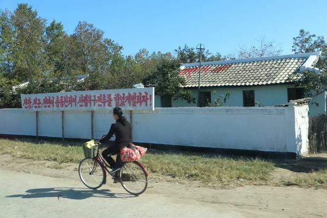 走进朝鲜，透过衣食住行看朝鲜百姓生活水平