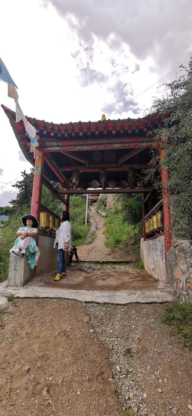 不去扎尕那，不去郎木寺，随便走进一条河谷，你会看见怎样的甘南