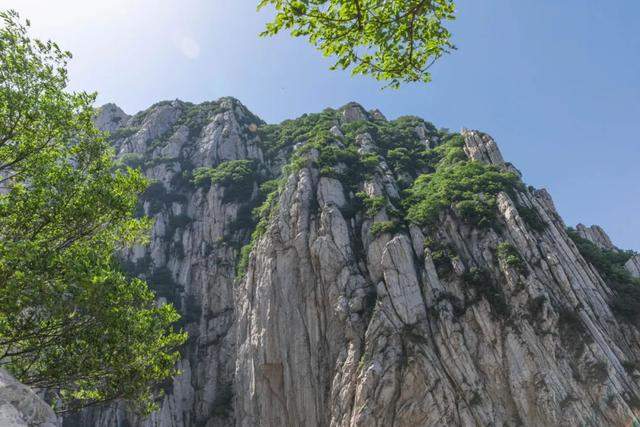 河南嵩山的景色在五岳中能排第几？让我们徒步去看一看