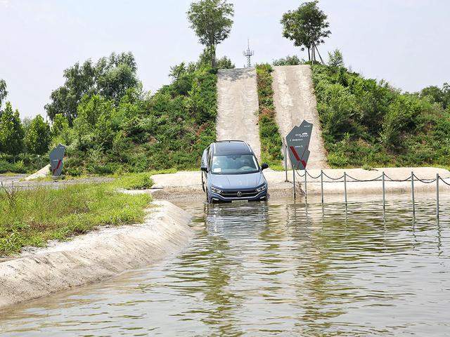 场地试驾探岳X，它就是那台让你随时兴奋的轿跑SUV