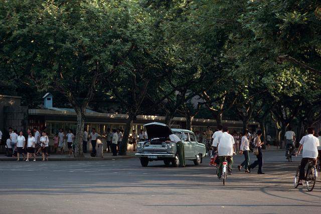 1981年的杭州老照片，那才是人间天堂