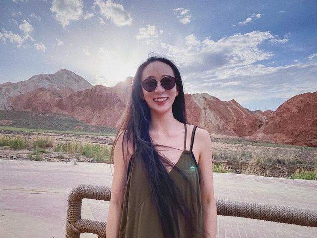 杨丽萍徒弟水月同性爱人婚后旅行，获甜蜜表白：你惊艳我的世界