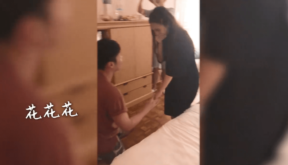 杨丞琳分享求婚视频为李荣浩庆生，被感动到落泪发抖，两人甜蜜亲吻爱称超甜