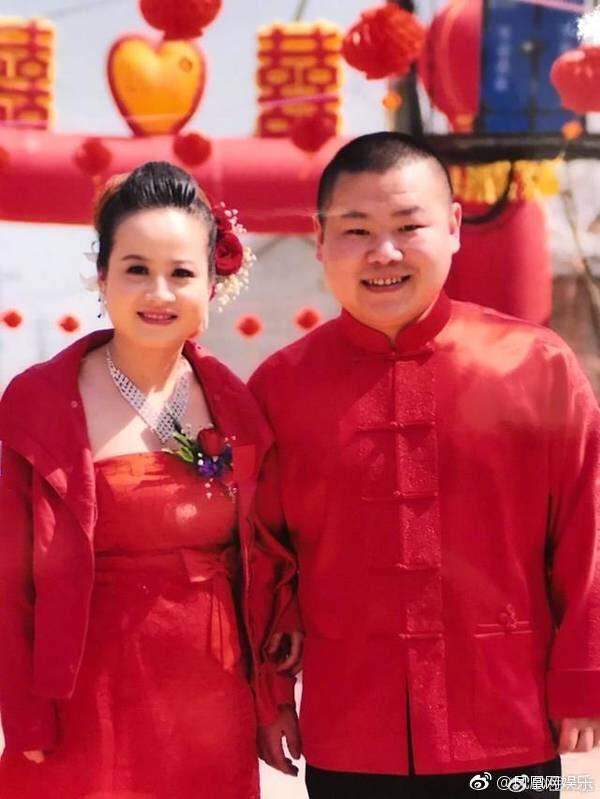 岳云鹏老婆罕见晒夫妻亲密合照 网友：岳云鹏老婆瘦了绝对很好看