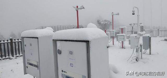 下雪啦！峨眉山迎来今冬第一场大雪，厚度达10厘米