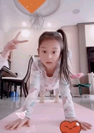 李小璐分享视频，素颜出镜似少女，本人瘦成皮包骨