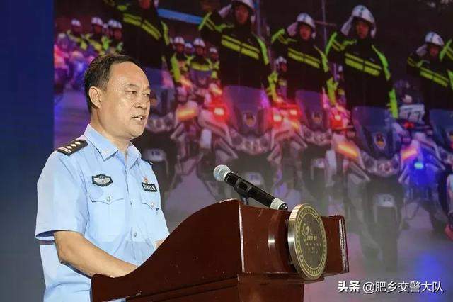 我市隆重举行“机器人交警”上岗仪式