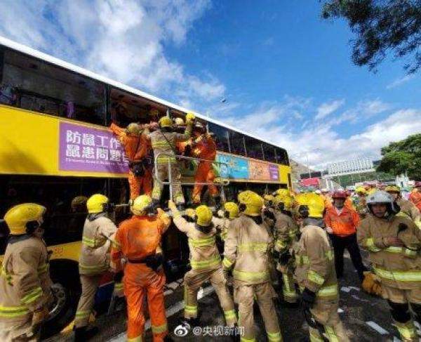 香港两巴士相撞77人受伤详细情况 香港两巴士相撞77人受伤现场图