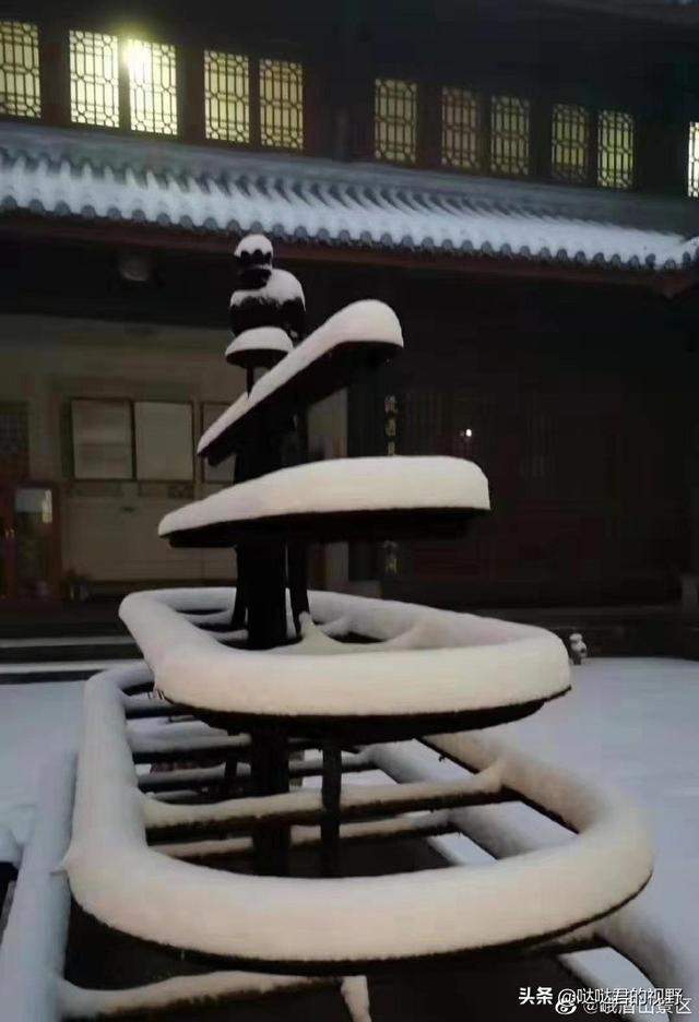 下雪啦！峨眉山迎来今冬第一场大雪，厚度达10厘米