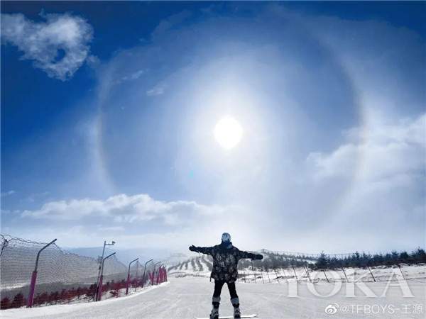 浅学pose「滑雪不拍照，乐趣少一半」