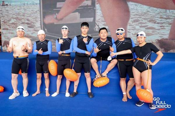  Speedo黑标5.0系列泳衣助力STC泳者飞渡滴水湖