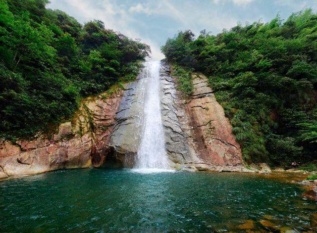 美丽的上饶五府山风景山水如画廊。