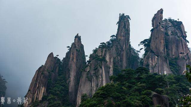 没有列入洞天福地，却以道教最高信仰命名的山，是世界自然遗产