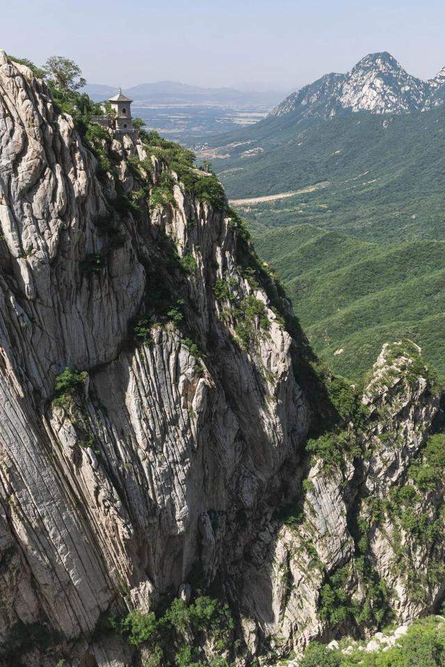 河南嵩山的景色在五岳中能排第几？让我们徒步去看一看