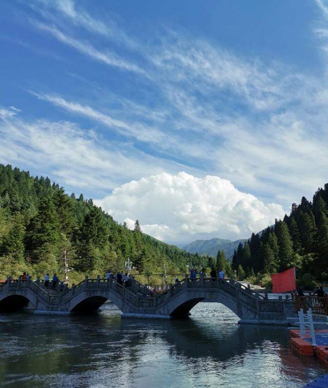 甘肃临夏松鸣岩自然风景区