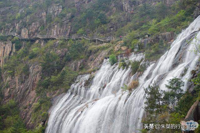 天台山大瀑布，中国最有影响力的瀑布群之一，自古以来就名闻天下