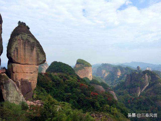 广西和湖南共有的景区，波澜壮阔很壮观，曾矛盾不断，现和睦相处