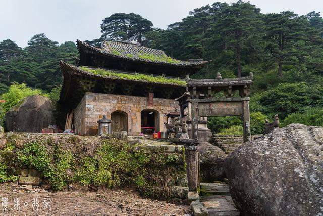 没有列入洞天福地，却以道教最高信仰命名的山，是世界自然遗产