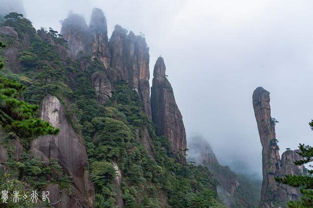 没有列入洞天福地，却以道教最高信仰命名的山，是世界自然遗产