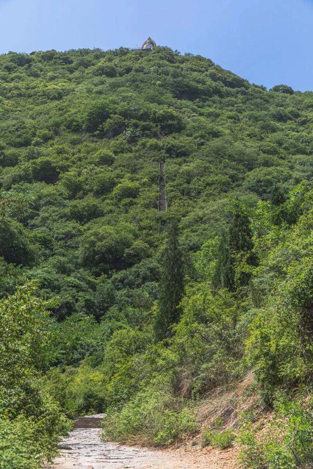 河南嵩山的景色在五岳中能排第几？让我们徒步去看一看