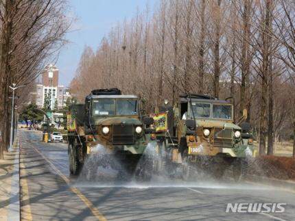 韩国前线部队暴发疫情：至少8人确诊 感染路径不明