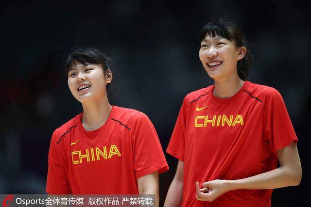 中国NCAA女篮第一人！身高超2米，体育世家出生从清华毕业