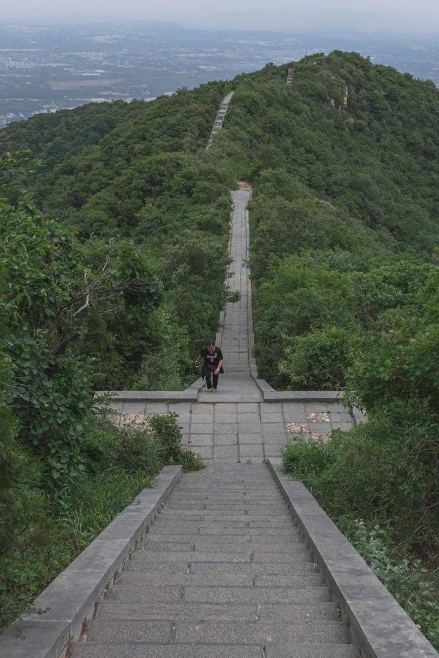 河南嵩山的景色在五岳中能排第几？让我们徒步去看一看