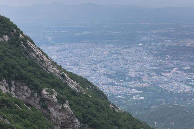 河南嵩山的景色在五岳中能排第几？让我们徒步去看一看