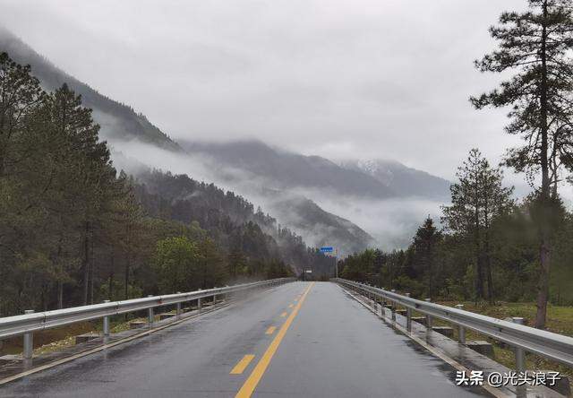 川藏G318线最新路况，只要不遇雨雪天，轿车全线都能走