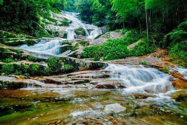 美丽的上饶五府山风景山水如画廊。