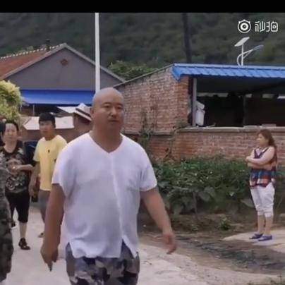 李荣浩刘能换人演了爷青结上热搜了？是怎么回事？