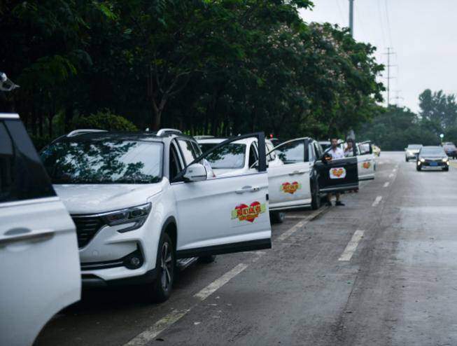 高考场外家长的神操作|一辆风行T5L“送考车”的锦鲤之路