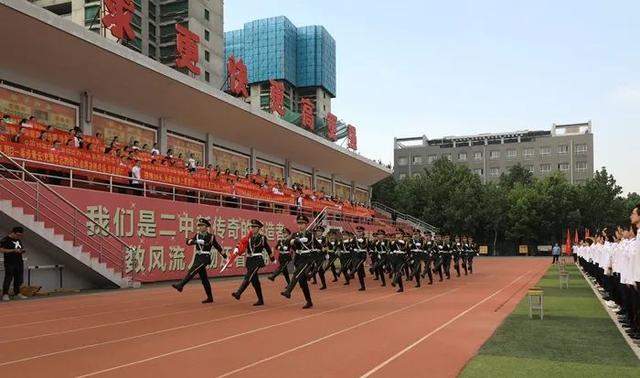 向梦想出发，高考倒计时30天衡水二中学生操场激情呐喊