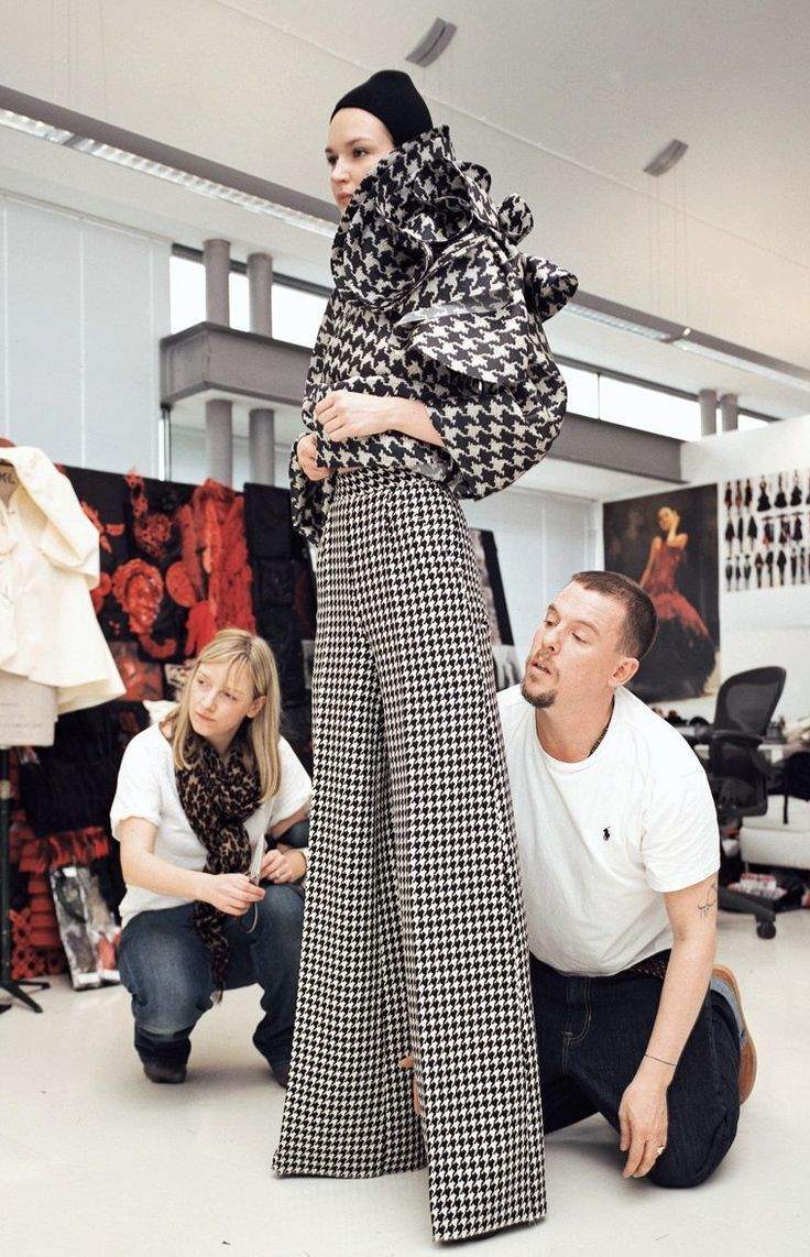 Sarah Burton的过去与未来，献给了这一季的Alexander McQueen