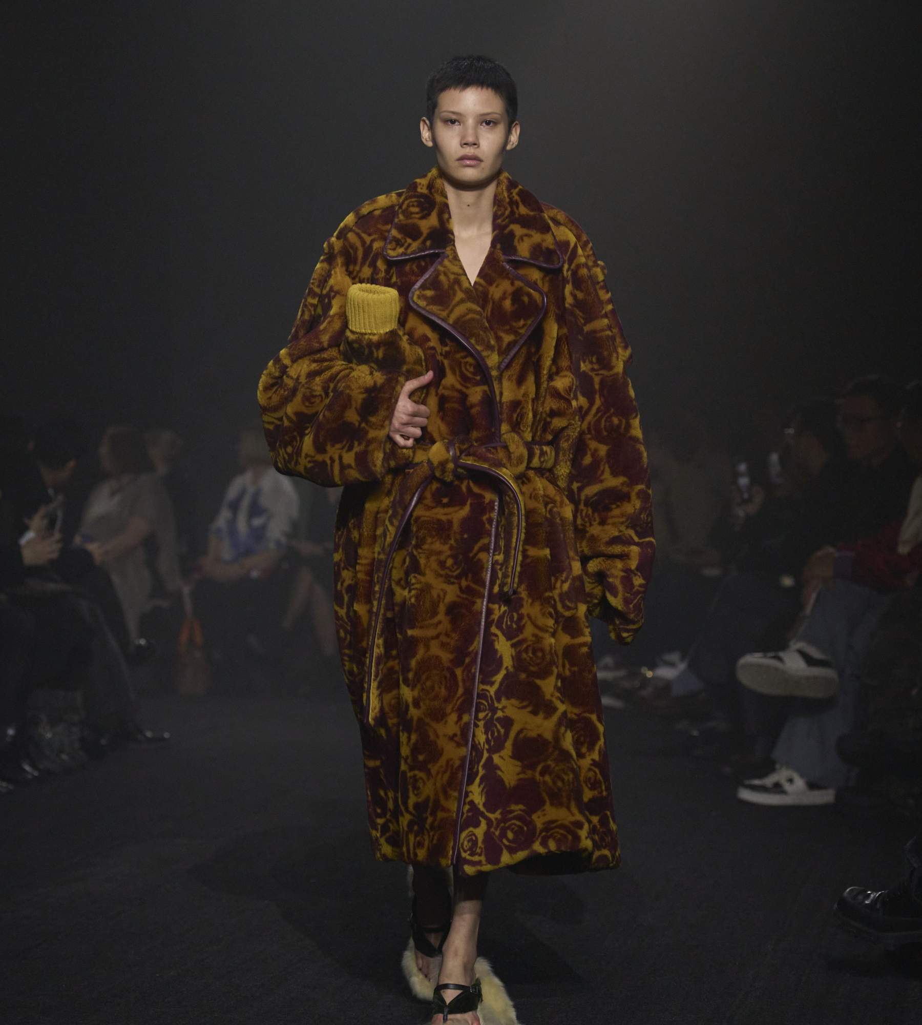 Daniel Lee 揭晓其为 Burberry 设计的首秀Burberry 2023秋冬系列